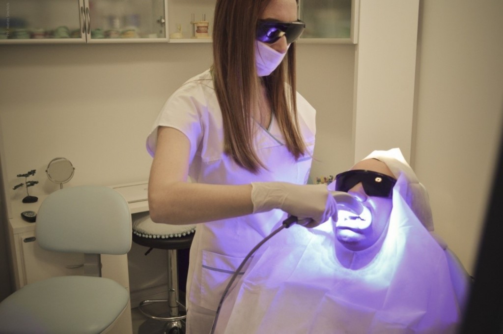 Blanqueamiento dental laser Chacón Odontología Integral